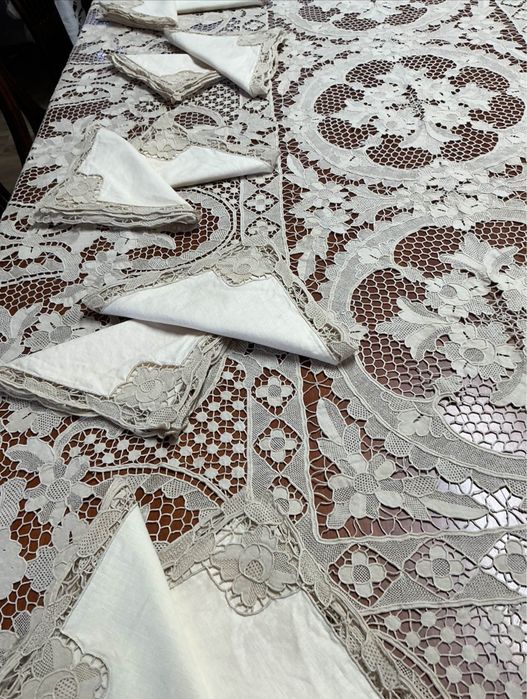Toalha exclusiva de luxo bordada á mão Renda Veneziana de Burano,2,60x1,65-NOVA