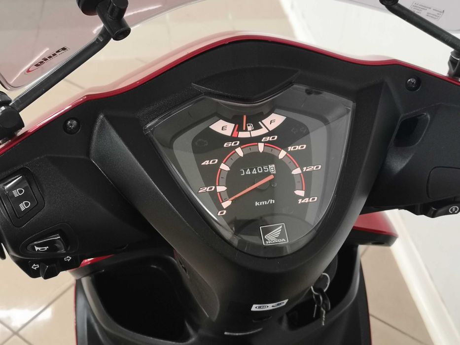 Honda NSC 110 Vision  Tylko 004400 km !!!  Jak NOWA !