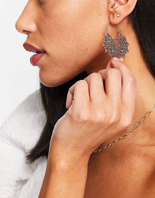ASOS DESIGN Złote kolczyki z pięknym wzorem