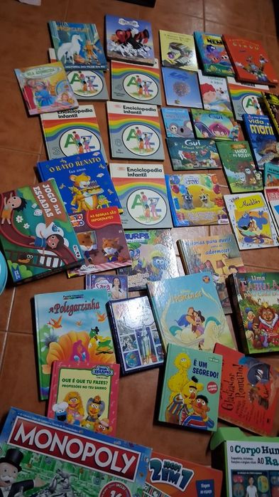 Grande lote de livros infantis , jogos e puzzles