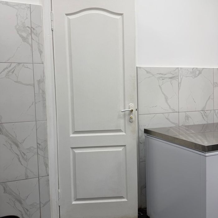 Продам комерційне приміщення вільного призначення