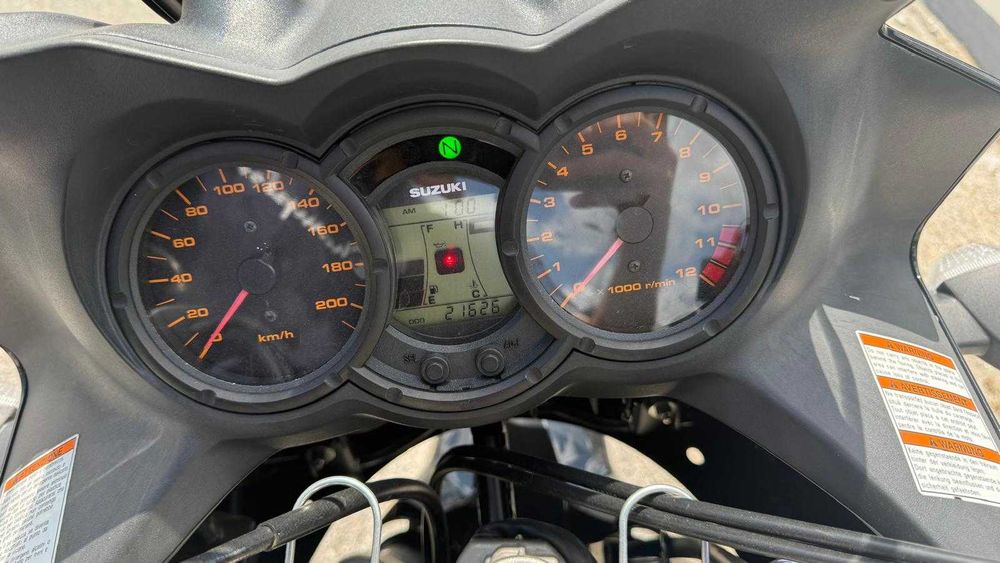 Suzuki V-Strom 650 | 2011 | Apenas 21.626 km | Excelente Estado