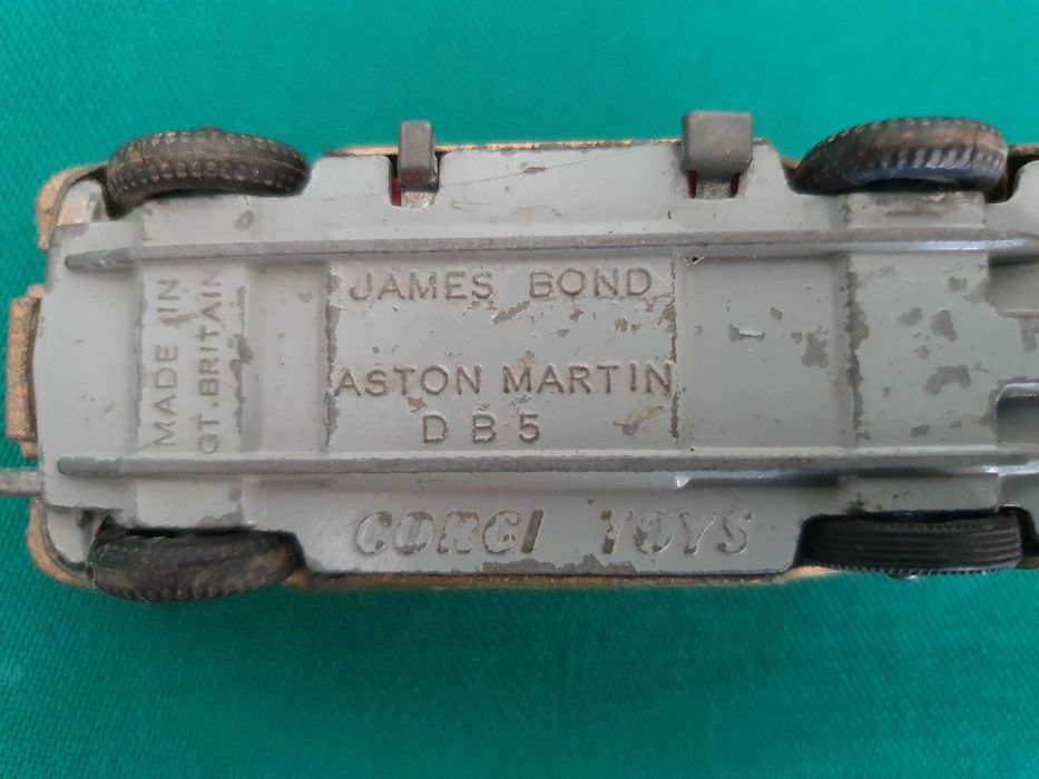 Aston Martin DB5 1:43 - James Bond 007 - CORGI TOYS, Anos 60 - England