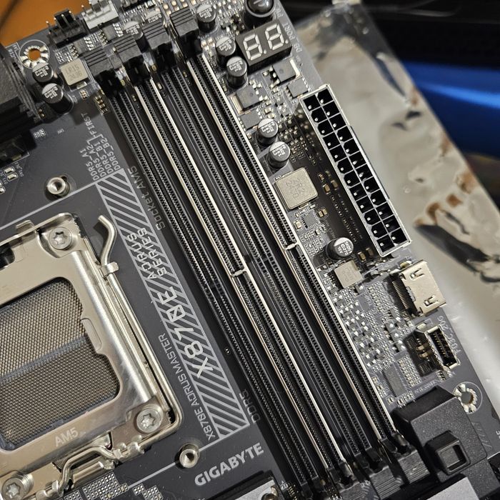 Материнська плата Gigabyte X870E AORUS MASTER AM5