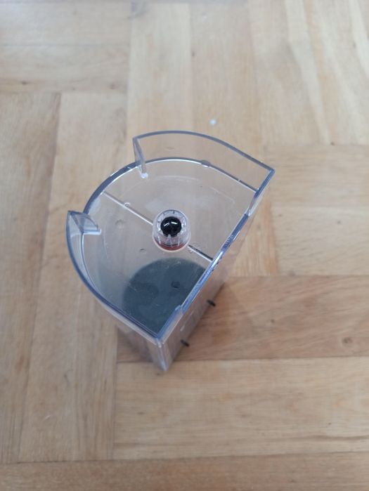 ekspres do kawy krups nescafe na kapsułki  części pojemnik na wodę uch