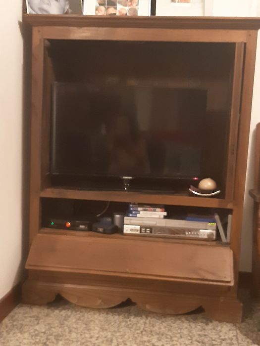 Móvel rústico televisão