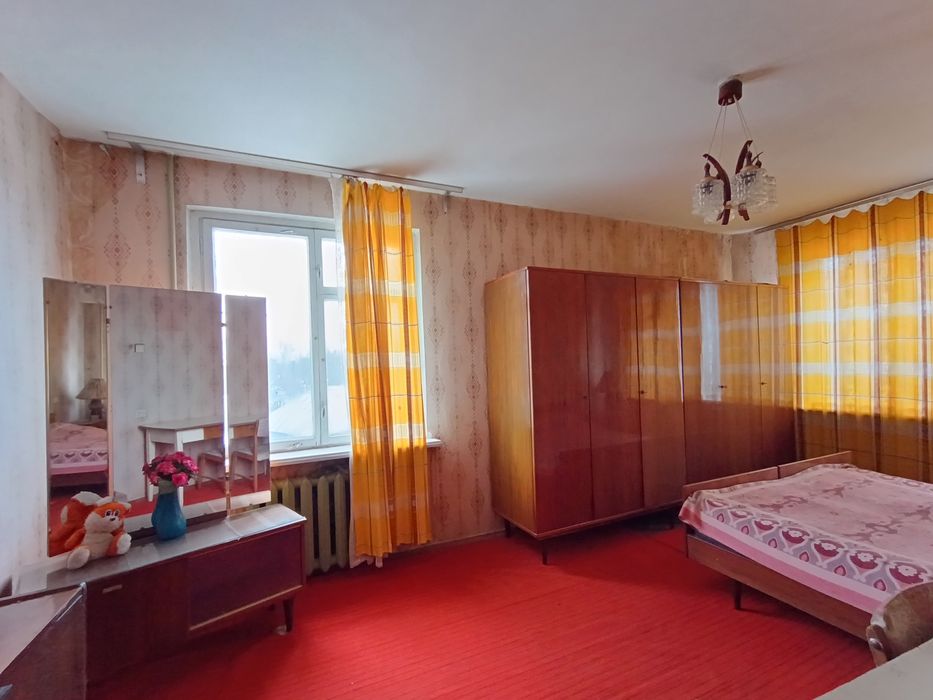 3-кімнатна 3/5 63м, брежнівка