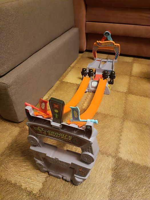 Hot Wheels треки