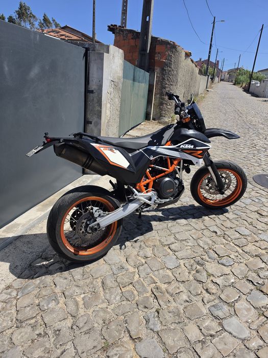 Vendo KTM 690 supermotard