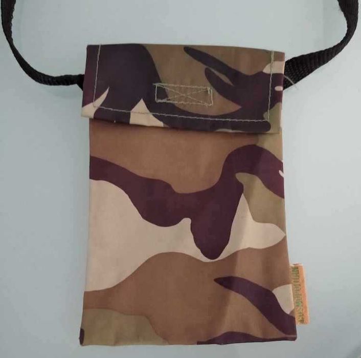 Bolsa tiracolo com padrão militar (nova)