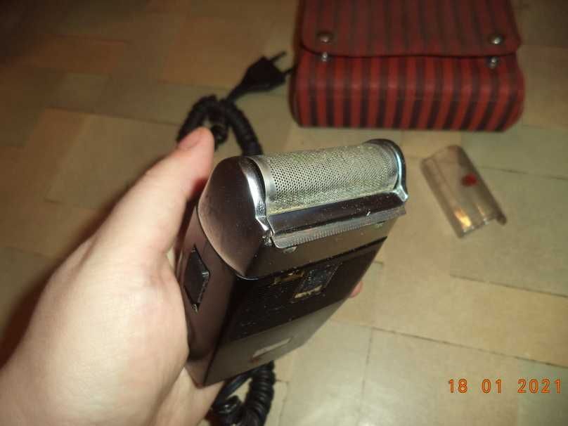 Электро бритва в рабочем состоянии