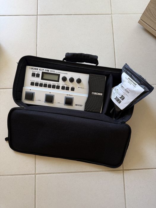 Boss GT-1B (Pedaleira de Baixo)