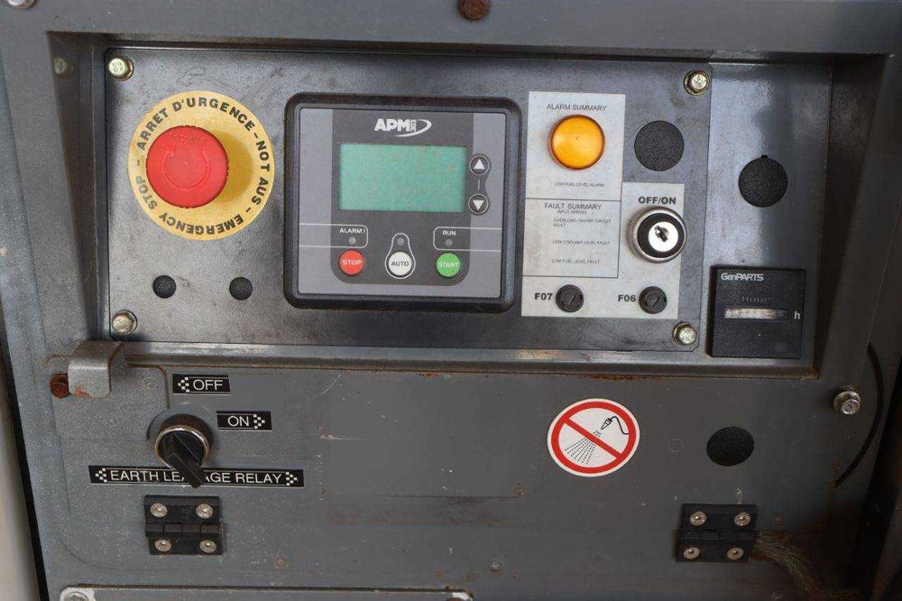 Gerador SDMO R22C3 Diesel 22kVA 2011