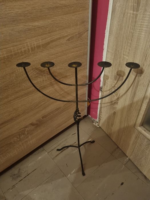 Swiecznik metalowy na 5 świeczek 63cm