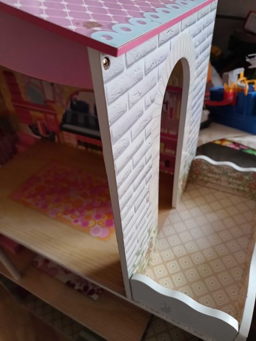 Duży domek dla lalek