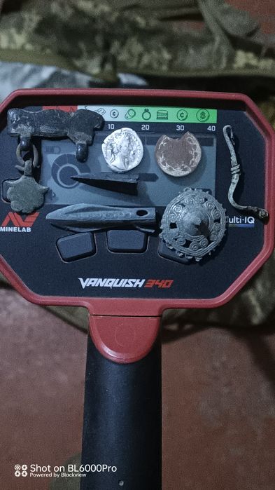 Металошукач Minelab Vanquish 340