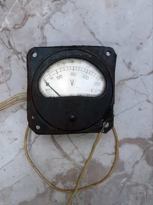 Измеритель силы тока вольтметр