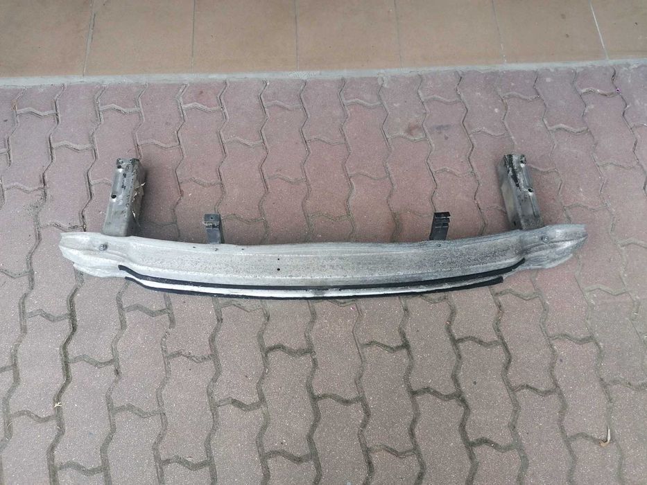 Belka tylna AUDI AVANT A4