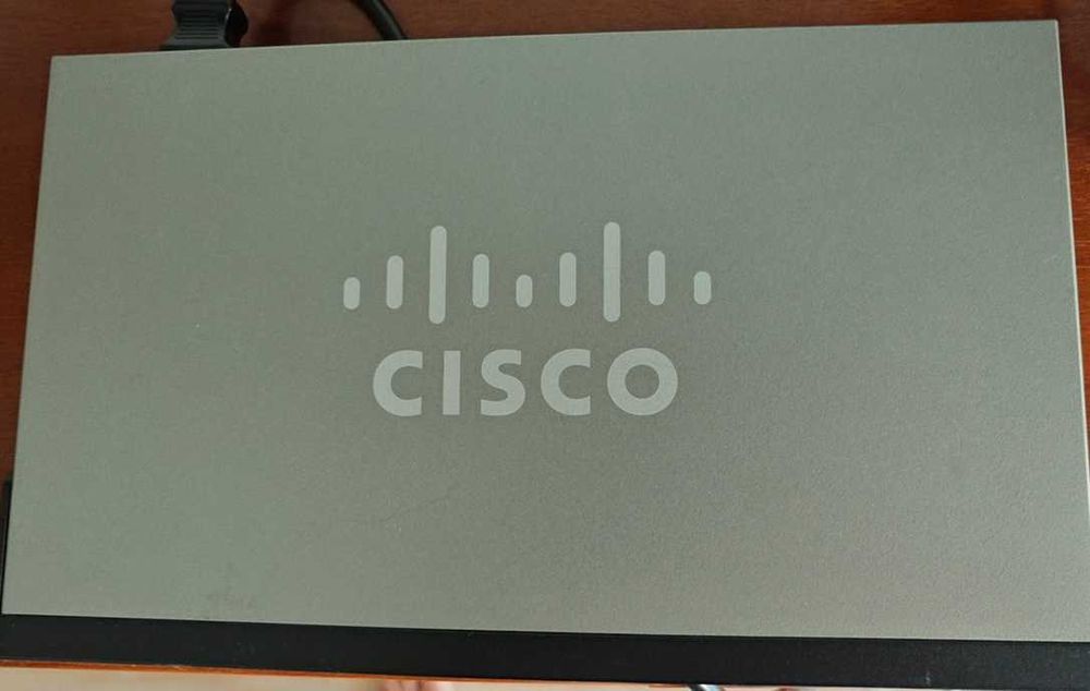 Cisco Small Business  Swith SF100-24