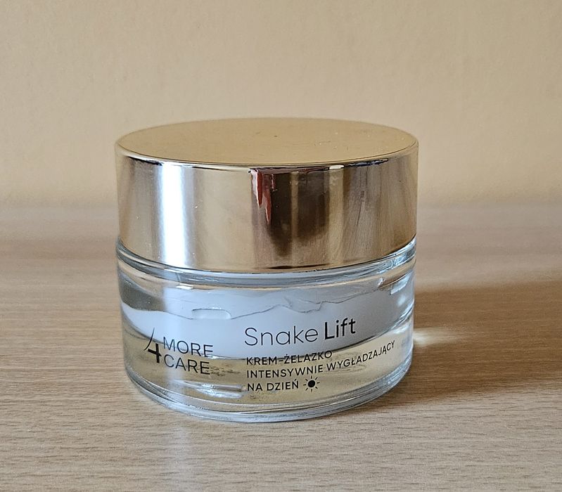 Krem - żelazko do twarzy More4Care na dzień