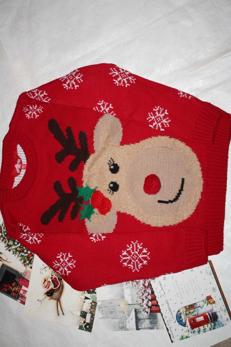 Новогодние свитера от 3 лет до 8лет,р-98-128 отличное состояние