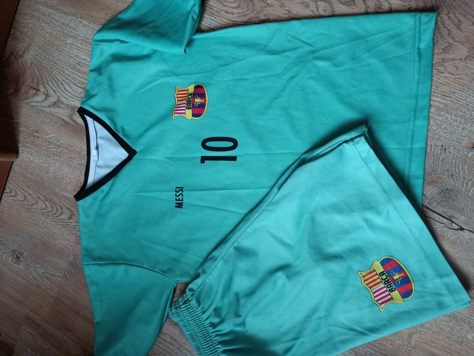 Mega paka różnych kompletów piłkarskich do treningów