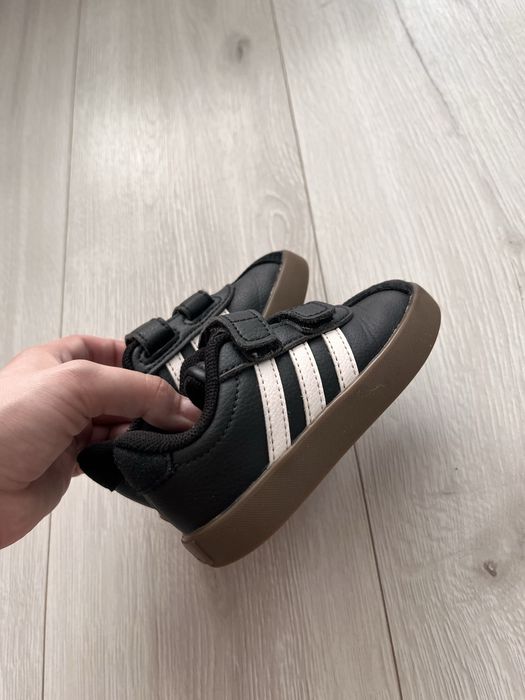 Кросівки adidas 23 розмір