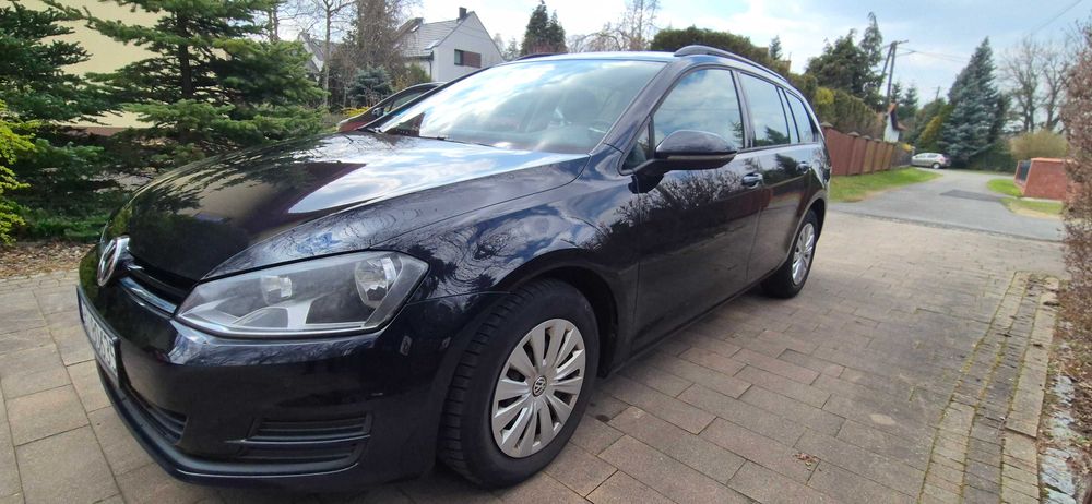 sprzedam VOLKSWAGEN GOLF VARIANT (KOMBI) 2013 r. bardzo dobry stan