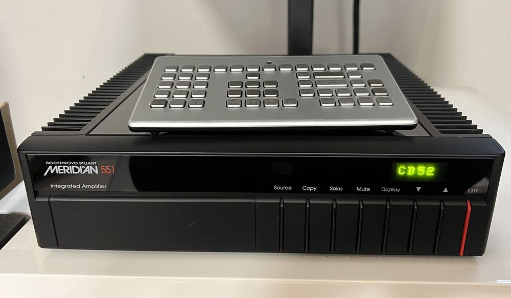 MERIDIAN 551 wzmacniacz zintegrowany dual mono