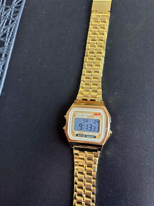 Zegarek złoty retro