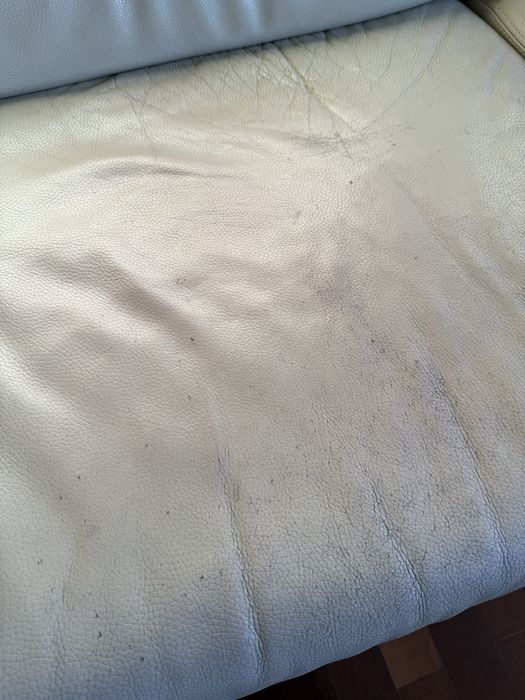 Sofá 2 lugares em pele