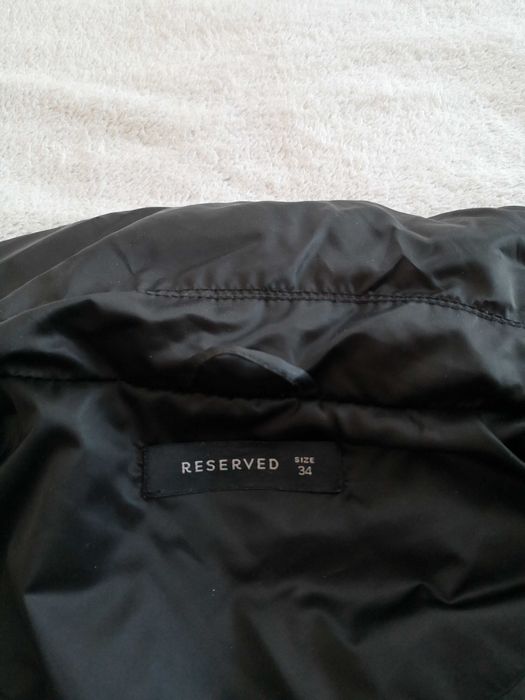 Czarna pikowana kurtka Reserved 34