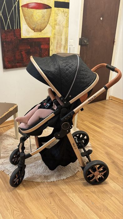 Carrinho de bebe com Ovo