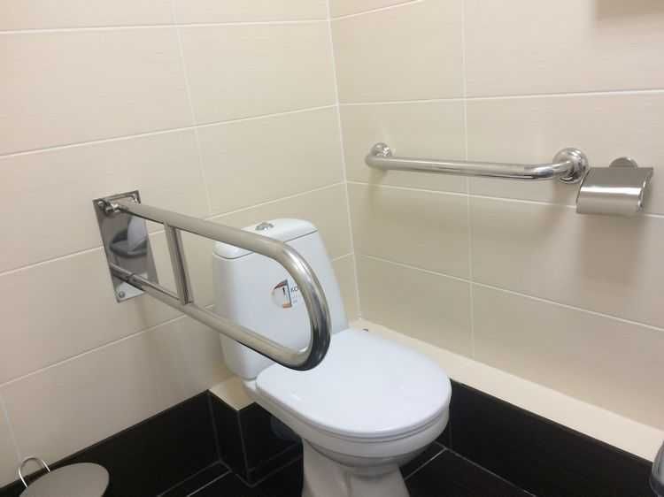 Пандус, Перила на пандуси,  Поручні для інвалідів, Флагшток