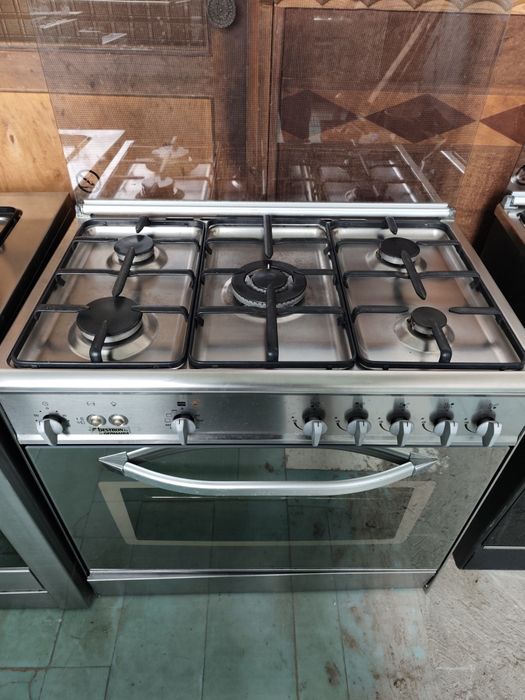 Професійна газова плита на 5 камфорок