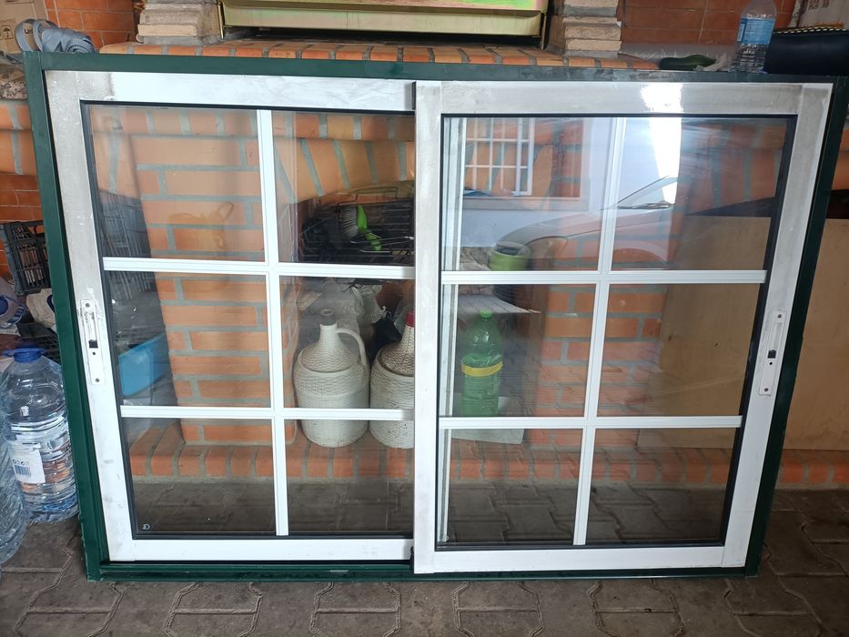 Janelas c aro de correr