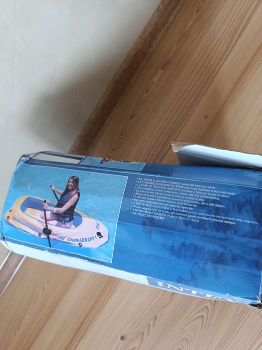 Надувний човен INTEX