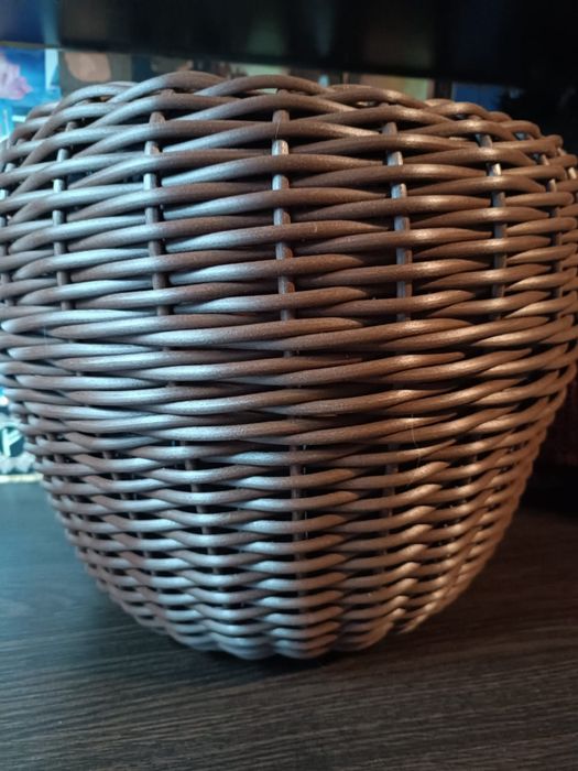 Кашпо из ротанга(ручная работа)