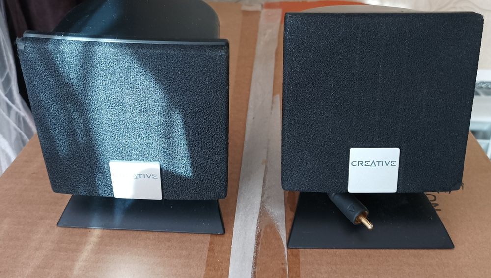 2 колонки високого звуку до системи домашнього кінотеатру Creative