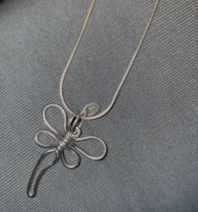 Fio com pendente libélula