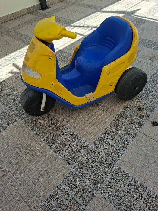 Triciclo Elétrico Infantil