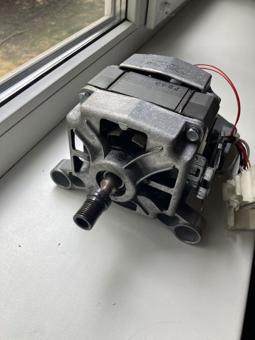 Мотор на стиральную машинку ZANUSSI