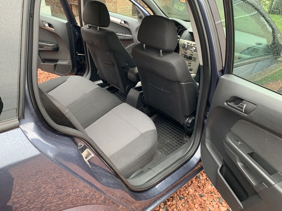 Продаю авто Opel Astra 2008