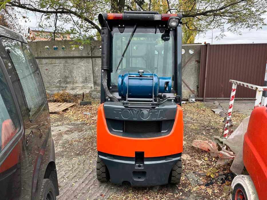 Газовий навантажувач TOYOTA 06-8 FGF 15