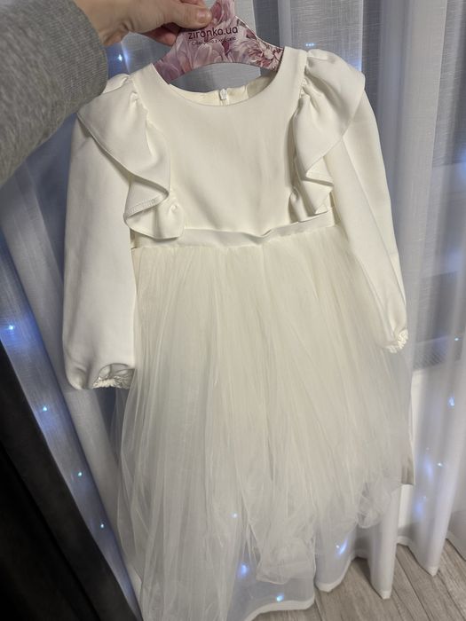 Біла сукня прокат