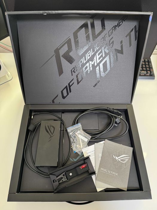 ASUS ROG Strix G731GW RTX 2070 | i7-9750H | 17,3 | 16 GB RAM | 512 GB