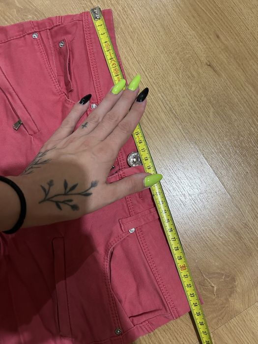 Różowe spodenki Bershka 34