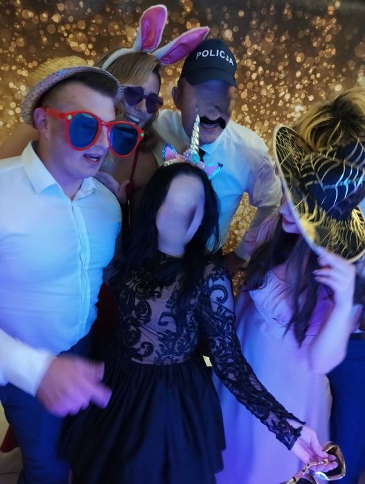 Fotolustro, Ciężki dym, Napis LOVE, Fontanny Iskier1