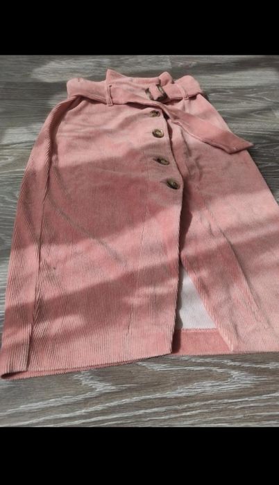 Шикарна пудрова юбка з високою талією