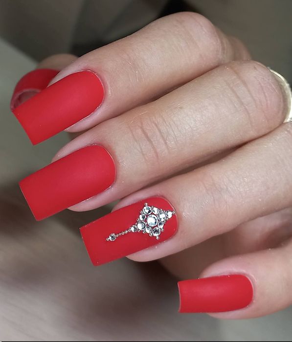 Манікюр і педикюр